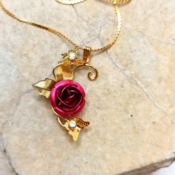 Beautiful Red Rose Enamel butterfly pendant necklace - Picture 3 of 7